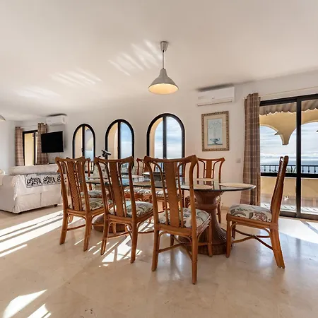 Stunning Sea Views Penthouse *